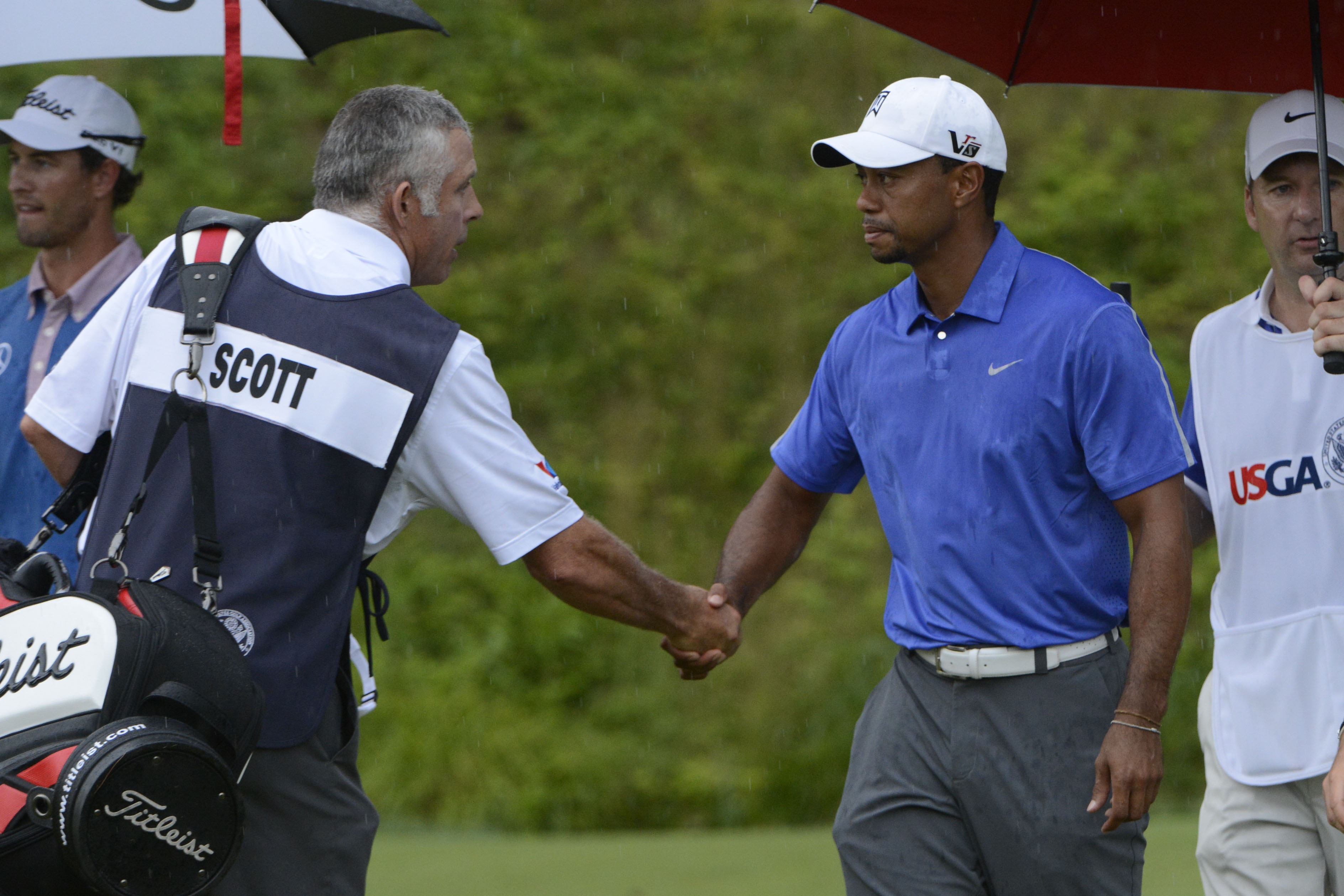 Tiger Woods’ old caddie still has beef with Tiger Woods | For The Win