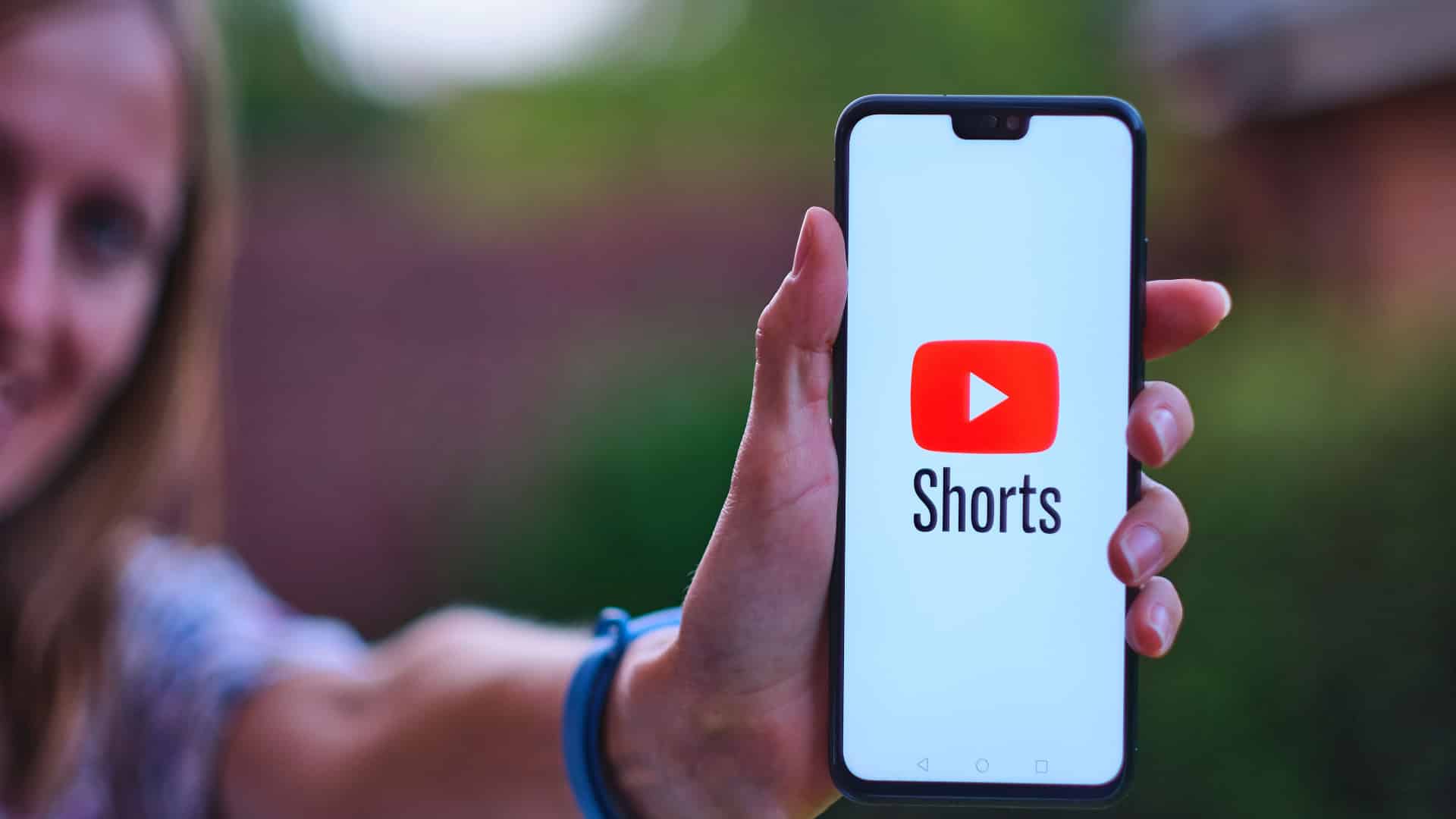 YouTube Shorts Guide: How to Be Spotted - Review Guruu